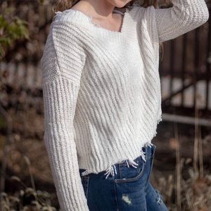 Snowflakes Chenille Distressed Sweater in Creme